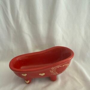 Baignoire rouge à motifs, poterie (terre cuite)